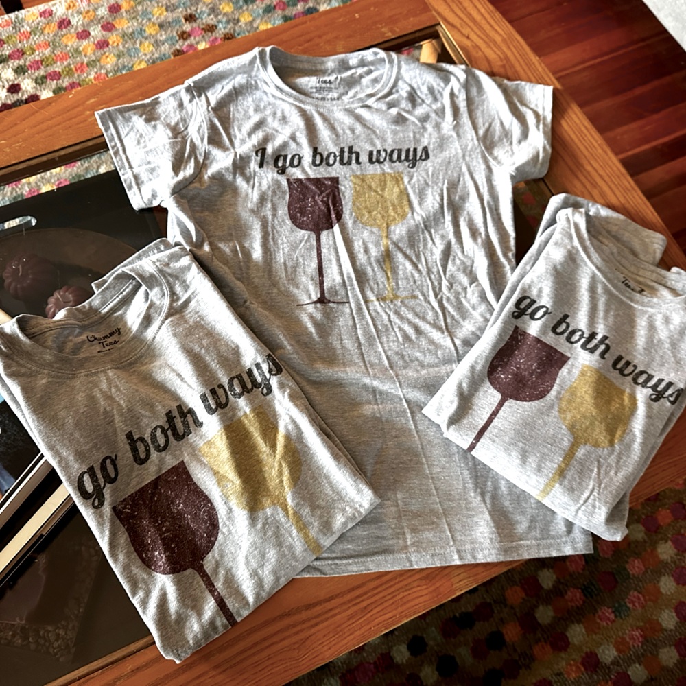 Chummy Tees I Go Both Ways Wine Tee JR L fits like a M